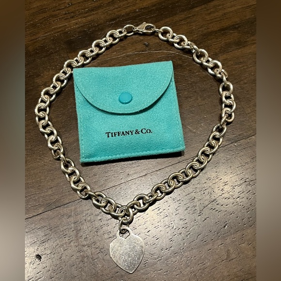 Tiffany&Co vintage heart tag chain link necklace. 100% authentic. - Picture 5 of 7